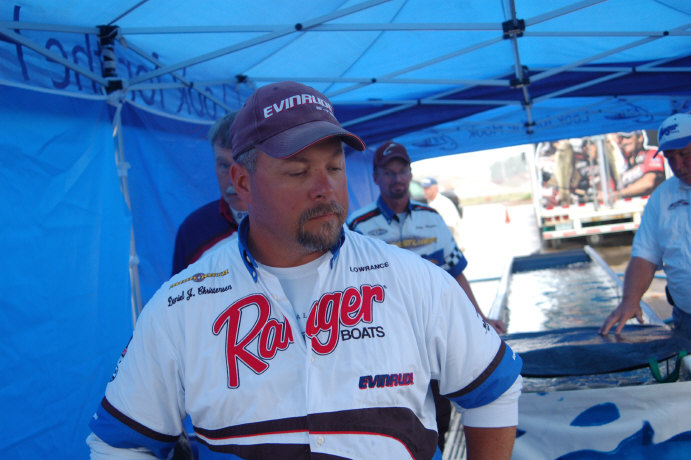 EEF97B99-B4D2-4096-A63E-17A7EF3645DD