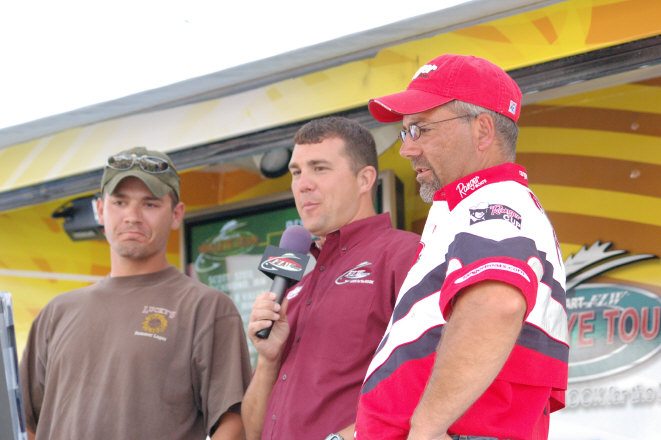 EF22B042-FF0C-4CE6-B762-CE71CEB45465