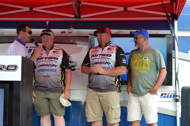 EF31139F-0A09-4226-B48A-37AEA12FAC1D