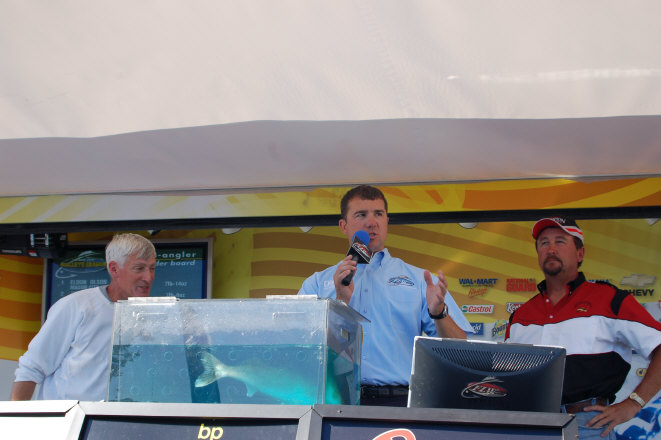 EF36CC8B-CC4F-4C4F-8DEC-535F21A33964