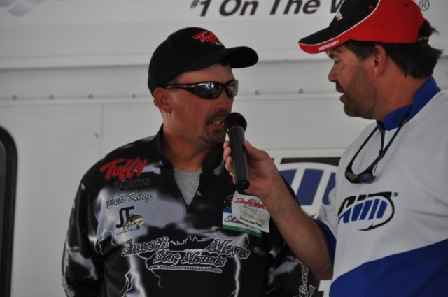 EFB2EC49-4A16-4561-9B4E-4F42613545A3