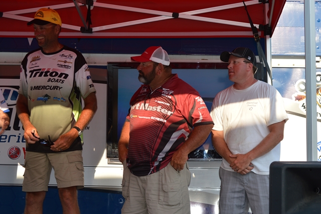 EFBB74DF-224B-4410-B4A8-0DEAA85C8B1E