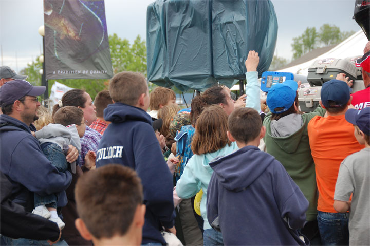 F0162390-F2FD-4335-AD57-F573E82812CC