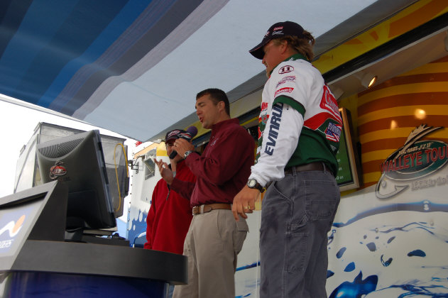 F04A37F8-CD56-4CD7-8575-A7FA7A1E94DD