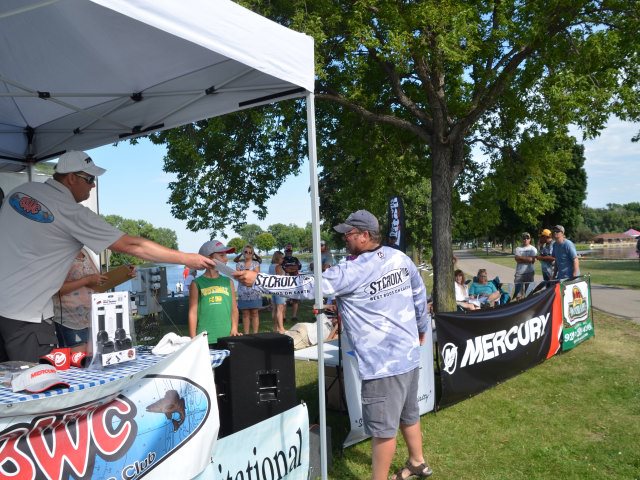 F0536D0C-13FF-4796-A70C-859BB901DE0B