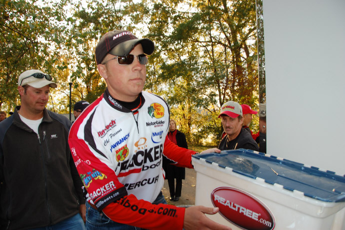 F0FE70EE-A6B4-422B-BDFE-38A0E549A93B