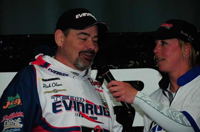 F120E368-4E99-4004-BF62-13F14F6DEF93