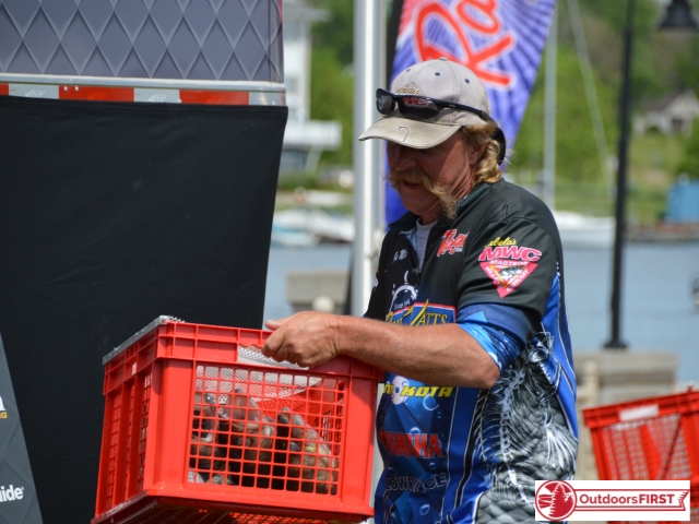 F240ED49-A432-48F0-AFA6-1F31160F2CF3