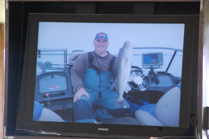 F250930F-FD6D-40B6-83BA-5F9D1C5C4442