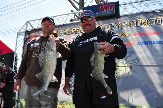 F384A3AE-4D86-49C4-809D-A050B8DDE071