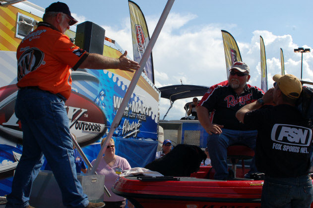 F4643012-4429-4477-9FAF-F698CC4738AE