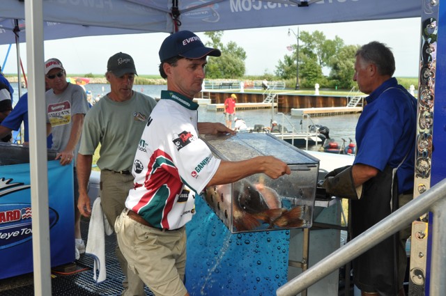 F4722B15-DC2A-497B-8241-9295F4CD6871