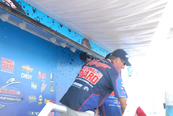 DF7098D7-8CE8-4635-A14B-6037261951B2