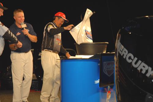 F4AF9B03-28D2-4E33-B492-73CEE0886751