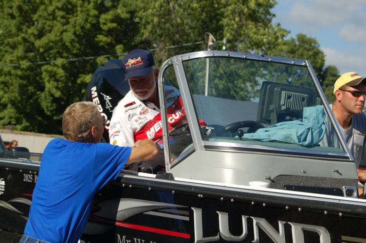 F4C7B01A-93E4-48CB-B999-C439610A1EF2