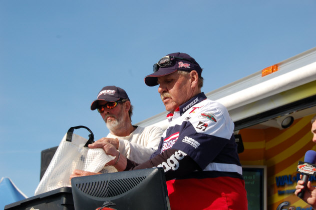 F50064C5-E24E-4464-AD43-7C372F3F25C3