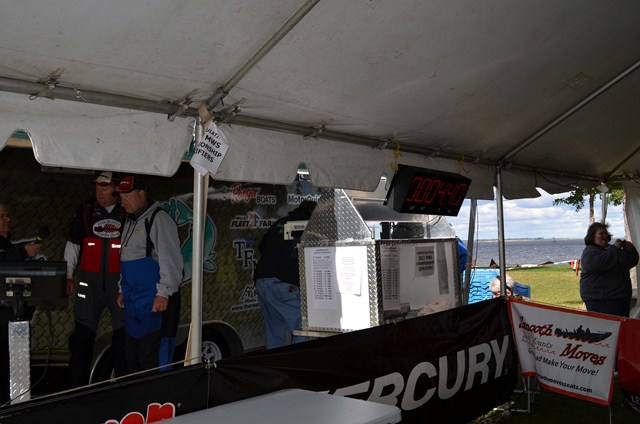 F53A873F-5585-45C6-87D4-7C18BF2C29B6