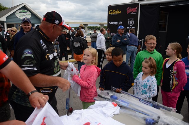 F54190F6-67E9-4D6B-A73F-89833D469348