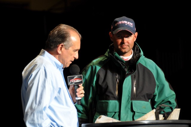 F54C279D-2F81-4B25-B541-CEADD2F4790C