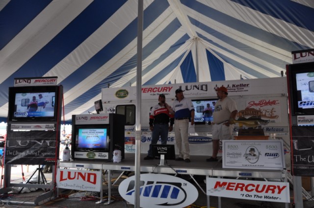 F5513899-5CE5-484E-8EAD-001B8E5E87E5