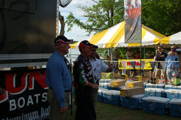 F5976BA6-C38B-40A7-A5A5-4D3B9BA494F5