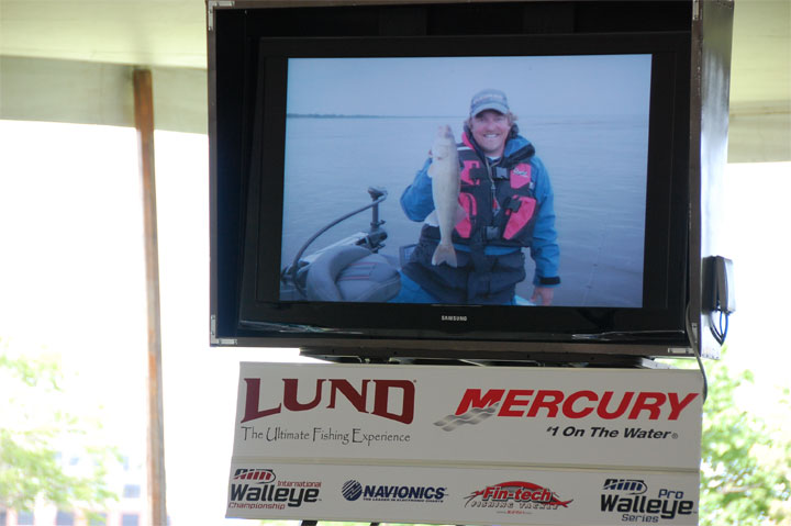 F619A1E8-338B-419D-B1FB-F5F9AED59292