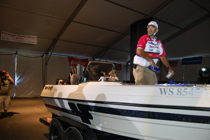 F663C61B-2571-4ACF-9678-765184BB6BF8