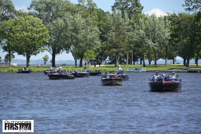 F6D3C232-18F1-48E1-88BD-EA6140100FEC