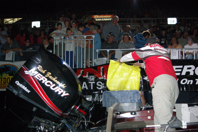 F6D406C7-5C0B-4C25-9AC6-1278039BA9D0
