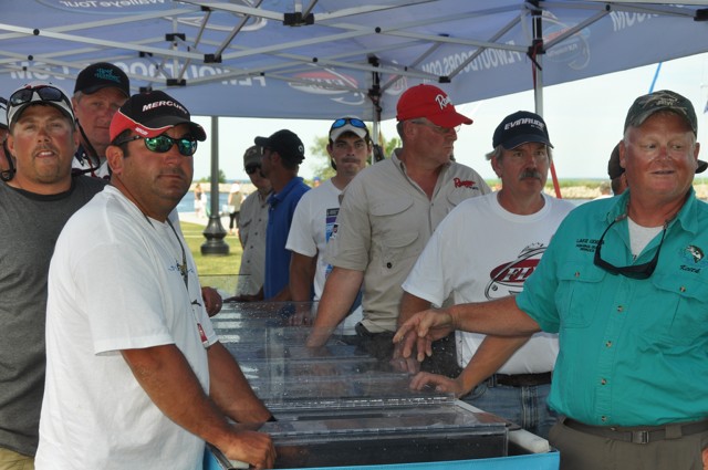 F71142DC-1C4A-4D91-B02A-E2915EE98110