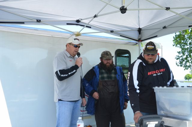 F72A101D-AC03-404A-BB15-04F294989F15