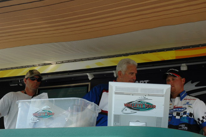 F78F73D1-A85D-4D1E-B311-218DAF2EC574