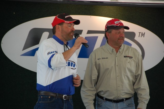 000E775C-EFA6-41C8-8041-4E754BB2787A