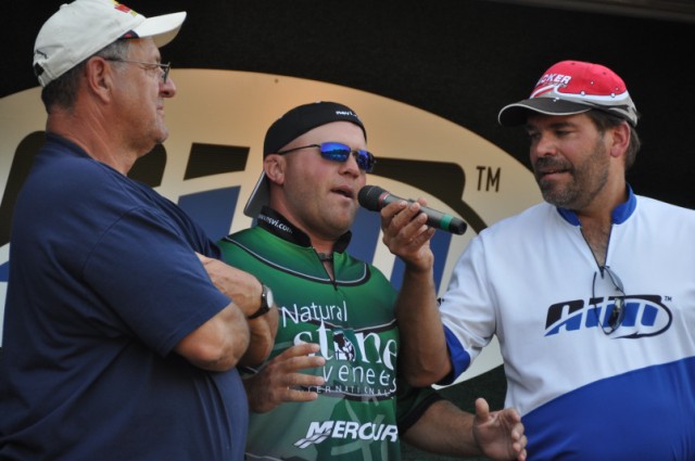 F807DF78-DB2F-472E-9480-D8D61FD8155E