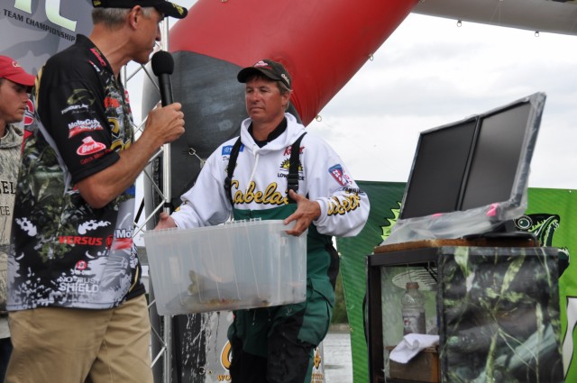 F85F86F4-7B17-4F9D-90BC-8F5382D9CE67