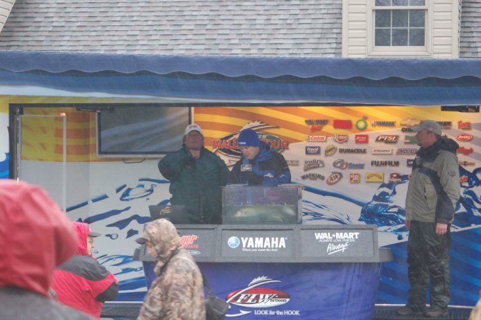 F8BCA929-A40D-48F9-834D-2244853AD3D2