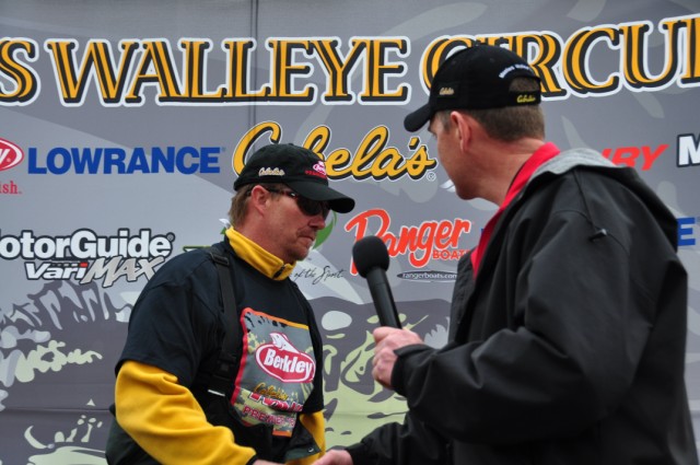 F8CEE7FC-34F2-4477-8213-2D162F064473