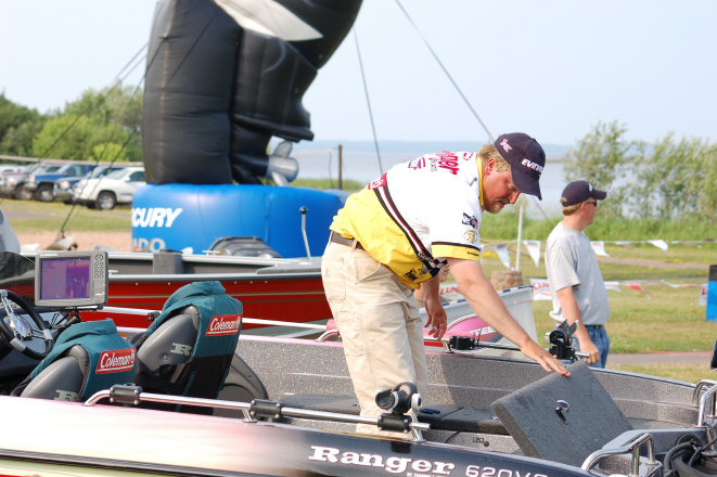 F90E59F5-8984-460E-A22D-49D2E72590EE