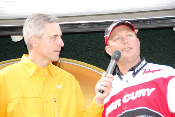 F947022D-EE3F-4EEB-88AE-15BF1D2F4B87