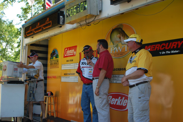 F950C0CC-095A-4212-A1F6-07D16A805FFC