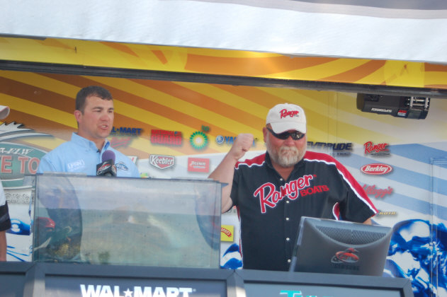 F9C6A2A6-1D01-4166-AC80-EEEECA4FB74B