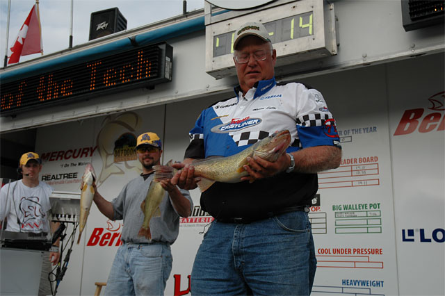 FA1E6C5E-BFA2-4AC3-BC7F-BA8904E4895D