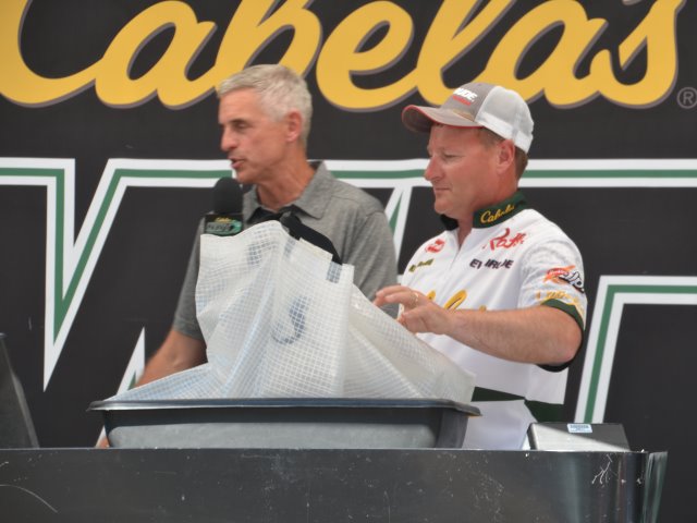 FA1E9DBD-3142-4916-925F-ACAD1DCF452D