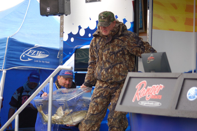 FA5A62DE-455E-414C-BC63-9A45B8D4BD8D