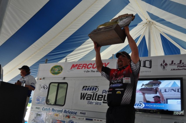 FA9CD5C9-F784-430C-8255-E1A823A5B44E