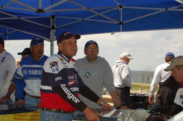 FABF37B9-ACAF-45AF-B28A-AD0A733FCB67