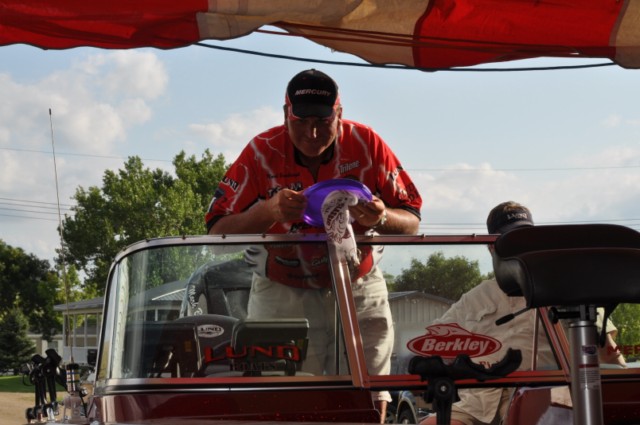 FB51C03D-2503-49D0-994F-AECE484E09C9