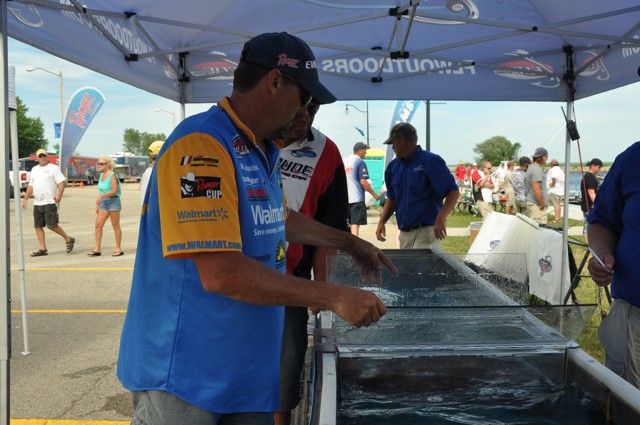 FB674BE2-73F7-4F0B-B583-2B1237D7E7EA