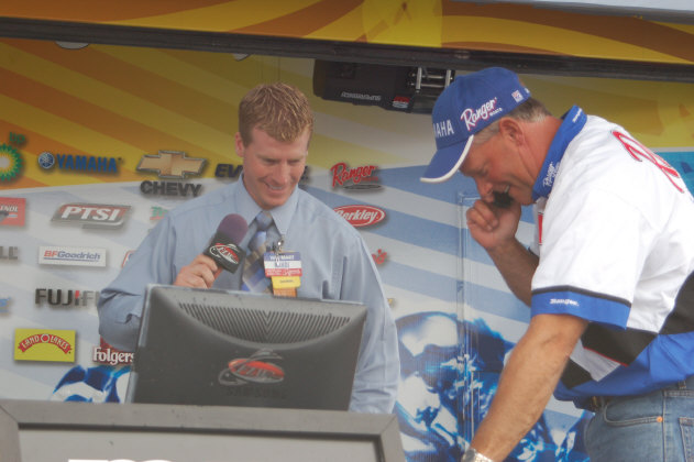 FB680FEA-D2F3-41EE-AD1F-D83A8468A64D