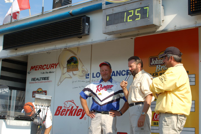 FB6A7076-65AF-41A8-BBD9-7BD7B10DB22F